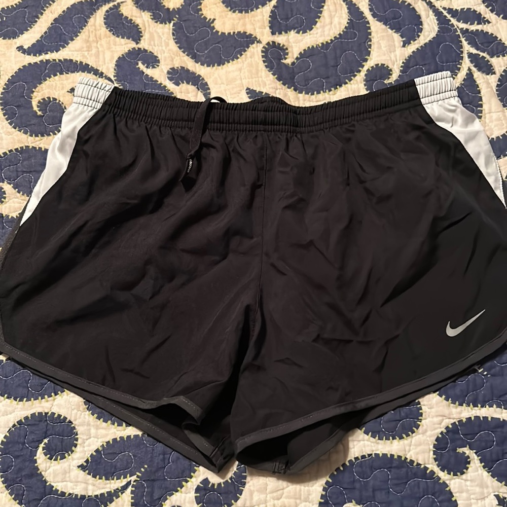 Like new medium Nike dry fit shorts